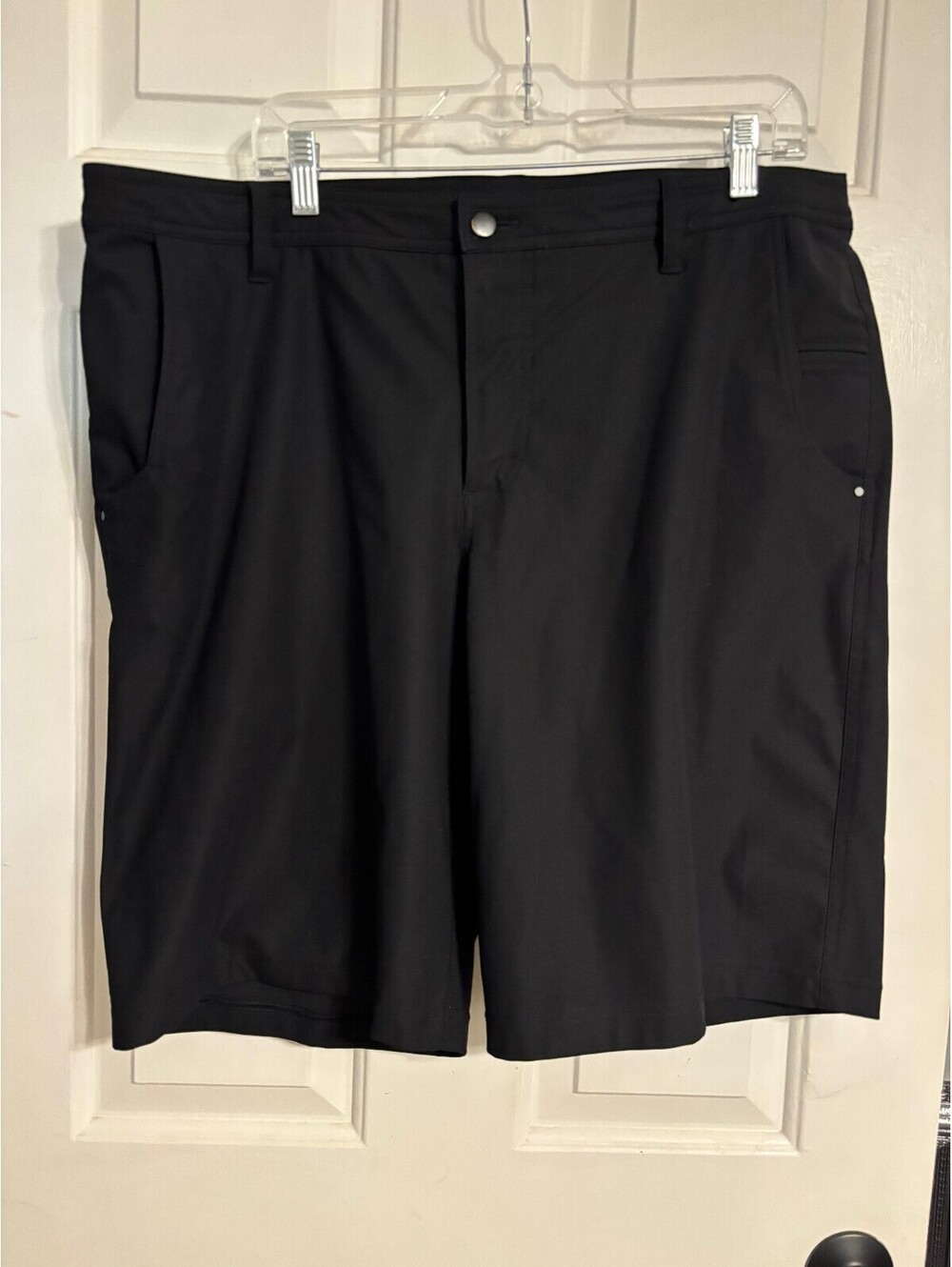 Lululemon Men’s Black Commission Golf Shorts Size 40 Stretch Chino
